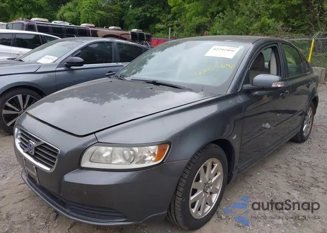 2009 Volvo S40 2.4I из США, поврежденный, VIN YV1MS382092458782